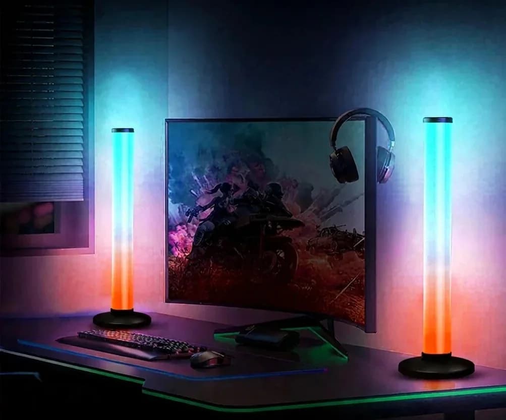 360 asteen RGB-äänireaktiivinen pöytälamppu sovellus- ja kaukosäädinohjauksella