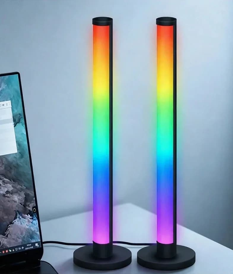 RGB LED-pöytälamppu ääniohjauksella ja sovelluksella
