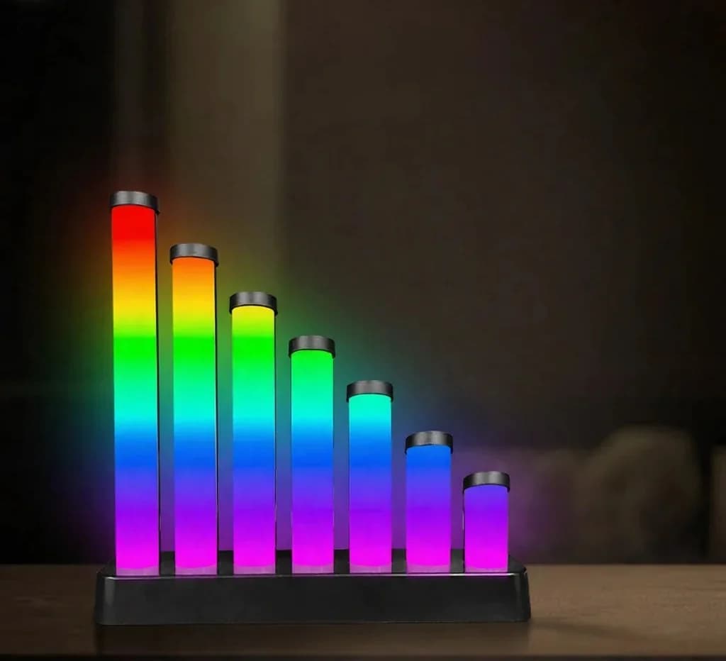 RGB-äänireaktiivinen LED-pöytälamppu sovellusohjauksella
