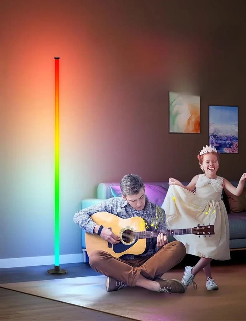 RGB LED-lattiavalaisin sovellusohjauksella olohuoneeseen