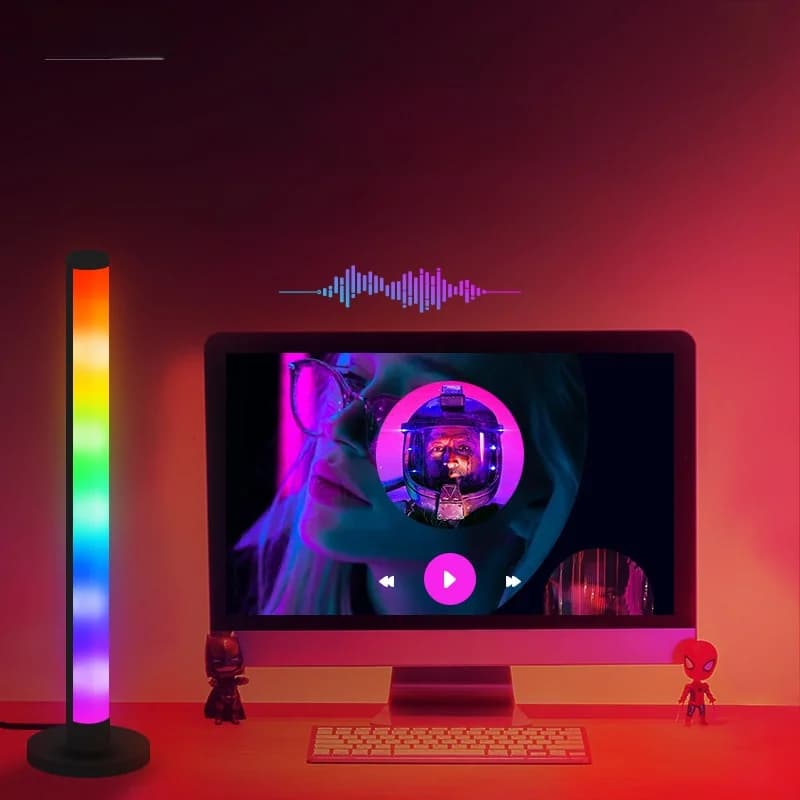 RGB LED-pöytälamppu ääniohjauksella ja sovelluksella